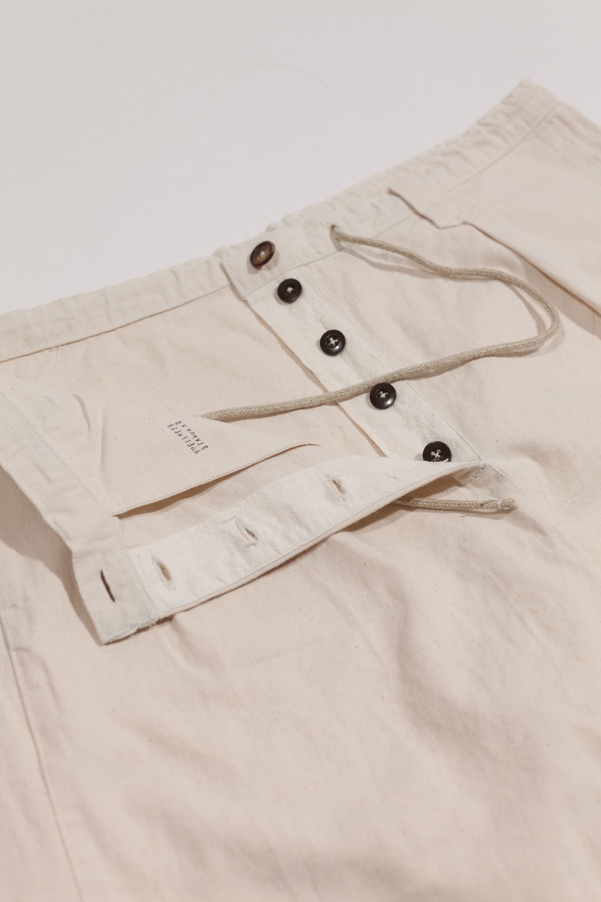 vvellness standard raw cotton pants — product view 3